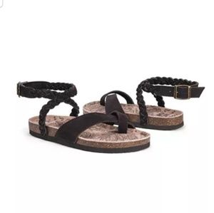 MUK LUKS Estelle Women's Sandals in Chocolate